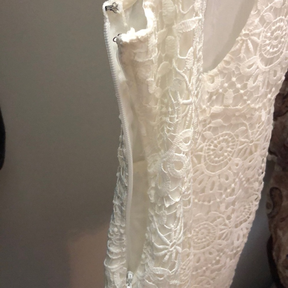 Dress - Picture 4 of 7